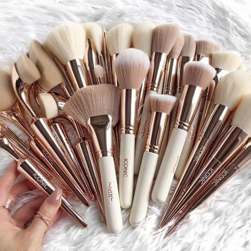 Makeup utensils in 2019